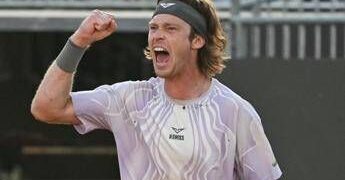 Sinner, chi è Rublev: l’avversario dei quarti agli Internazionali