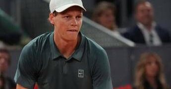 Sinner, ‘inizia’ il Roland Garros: l’allenamento con Baez e la strategia di Jannik