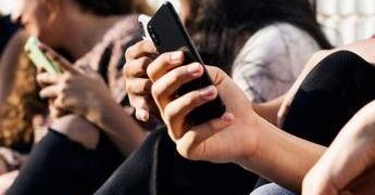 Smartphone spento e niente social, oggi è il Disconnect Day