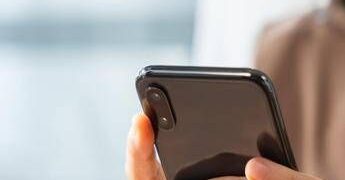 Stalking: Eurispes, quello online il più diffuso, ne hanno esperienza almeno 3 italiani su 10
