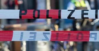 Terrore al Pride di Berlino, furgone sulla folla: diversi feriti