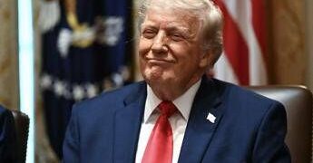 Trump vuole il suo volto stampato sulla banconota da 250 dollari
