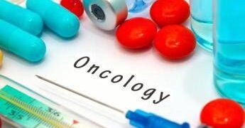 Tumori, Aifa approva immunoterapico tislelizumab in cancro a esofago, stomaco e polmone