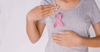 Tumori, esperti: “Biopsia liquida necessaria a 15mila donne con cancro seno, sbloccare 15 mln per test a tutte”