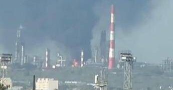 Ucraina-Russia, Kiev attacca le raffinerie di Mosca: droni su Syzran