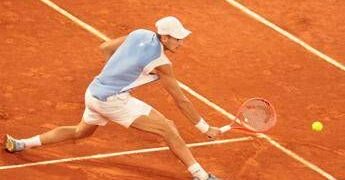 Arnaldi si ritira dal Roland Garros, ipotesi virus. Il medico-fisiatra: “Ha portato l’organismo al limite”