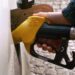 Benzina a un passo dai 2 euro, diesel torna a salire con forza: i prezzi dei carburanti oggi