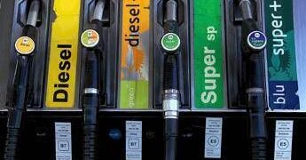 Carburanti, Salvini: “Proroga del taglio delle accise sul diesel fino al 10 settembre”. Allo studio per dopo misure selettive