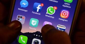 Divieto social media agli under 16 nel Regno Unito, l’esperto: “Serve patentino digitale”