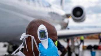 Ebola, 60 morti su 344 casi in Congo. Oms: “Ci si può salvare, 8 sono i guariti”