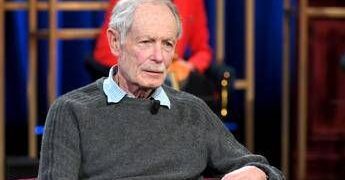 Erri De Luca escluso da Salerno Letteratura Festival per frasi su Gaza, il direttore artistico: “Non era giusto far finta di niente”