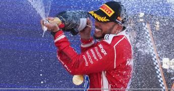 Hamilton, vittoria e… commozione. Il messaggio in italiano: “Grazie a tutti”