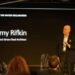 Il monito di Jeremy Rifkin: ‘L’acqua si sta rivoltando contro di noi’