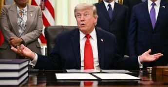 Iran- Usa, Trump: “Accordo sarà firmato domani, subito dopo Hormuz sarà riaperto”