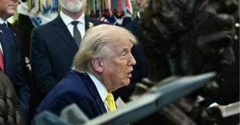 Iran, l’avvertimento di Trump: “Se Teheran uccide soldati americani, attacco subito”