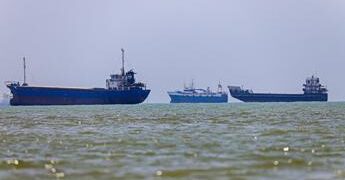 Iran rassicura: “Non cerchiamo la guerra”. Vicino accordo con Oman su traffico marittimo a Hormuz