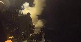 Iran sotto attacco, ultimatum di Trump: “Se non firmano accordo, bombarderemo senza pietà” – Diretta