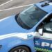 Lancia tanica di benzina su poliziotto e tenta di dargli fuoco, arrestato