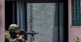Libano, Netanyahu ordina di attaccare la periferia di Beirut: Hezbollah nel mirino