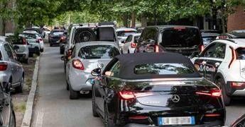 Mini riforma del bollo auto, niente tagli ma dal 2028 cambiano le tempistiche: la novità