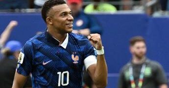 Mondiali, Mbappé ‘gufa’ Messi: “Segna sempre, farà gol in finale”