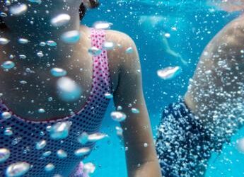 Morti in piscina, 75 vittime dal 2022 in Italia: i consigli per prevenire gli incidenti