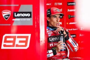 MotoGp Ungheria, Marquez vince sprint ma Bezzecchi è sempre più leader del Mondiale: ordine di arrivo e classifica piloti