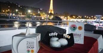 Mozzarella dop va in metro a Parigi per il ‘Salon du fromage’