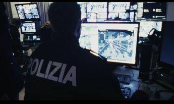 Nonno filma violenze su nipotini e le scambia sul dark web, chiesti 16 anni per un 84enne