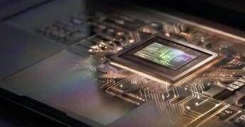 Nvidia lancia la sfida a Intel e Apple con il chip RTX Spark