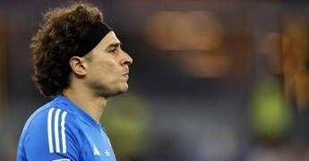 Ochoa e il record con il Messico: il portiere al sesto Mondiale