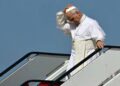 Papa Leone XIV, problema tecnico al decollo: il Pontefice scende dall’aereo