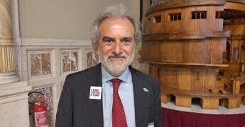 Perrone (Fondazione Aiom), ‘screening e rincaro sigarette contro il cancro’