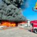 Pisa, in fiamme un capannone industriale: maxi incendio a Vicopisano