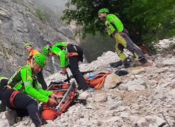 Precipitano per 100 metri sul Pasubio, morti due giovani alpinisti