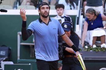 Roland Garros, Berrettini perplesso nel match contro Arnaldi: cos’è successo con l’arbitro