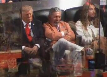 Trump e il pisolino alle Nba Finals, il video è virale: presidente nel mirino dei social