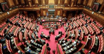 Violenza sessuale al Senato, procura di Roma chiede archiviazione per Silvestro: “Querela non tempestiva”
