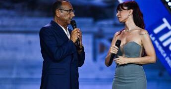 Ascolti tv, ‘Tim Summer Hits’ su Rai1 vince prime time: share al 18.6%