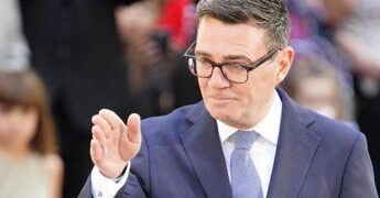 Burnham è il nuovo premier britannico: “Faremo maggiori cambiamenti degli ultimi 40 anni”