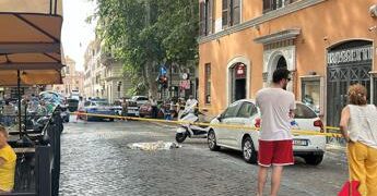 Cade dal terrazzo della casa a Trastevere, morto l’attore Pippo Di Marca