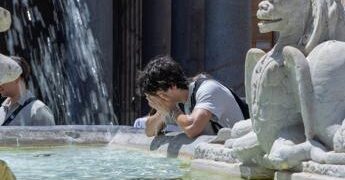 Caldo, è di nuovo allerta: tornano i bollini rossi, la situazione da Nord a Sud