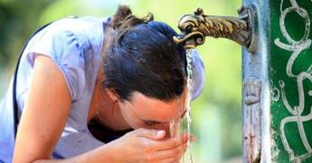 Caldo estremo sull’Italia, oggi tre città da bollino rosso. Venerdì allerta massima