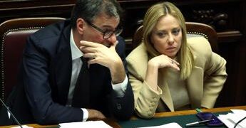 Caro carburanti, vertice Meloni-Giorgetti: ipotesi accise mobili
