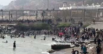 Ceuta, ex ministro Gb: “Errore Spagna con sanatoria sui migranti, Londra sostenga Italia su Schengen”