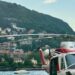 Como, si tuffa nel lago per salvare figlio e non riemerge