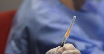 Covid: in arrivo i vaccini aggiornati, ok Ue alla nuova formula di Pfizer-BioNTech