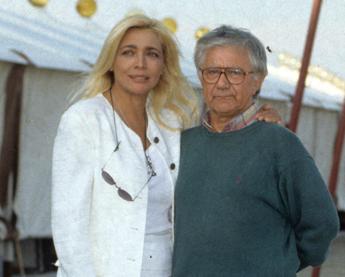 Don Mazzi, il dolore di Mara Venier: “Perdo il mio secondo padre”