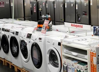 Elettrodomestici, arriva il diritto alla riparazione: i nuovi obblighi per i produttori