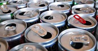 Energy drink e adolescenti, studio pediatri: “4 su 10 cominciano prima dei 12 anni”